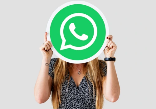 Aprenda como fazer backup do WhatsApp para recuperar conversas ( Imagem: Freepik)