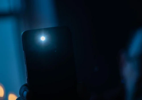 Aplicativos de lanterna no celular - Confira! ( Imagem: Freepik)